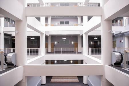 Cozysuites - 2Br With Direct Skybridge Access #5 Indianapolis Ngoại thất bức ảnh