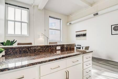 Cozysuites - 2Br With Direct Skybridge Access #5 Indianapolis Ngoại thất bức ảnh