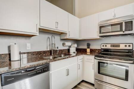 Cozysuites - 2Br With Direct Skybridge Access #5 Indianapolis Ngoại thất bức ảnh