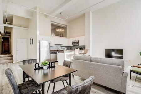 Cozysuites - 2Br With Direct Skybridge Access #5 Indianapolis Ngoại thất bức ảnh